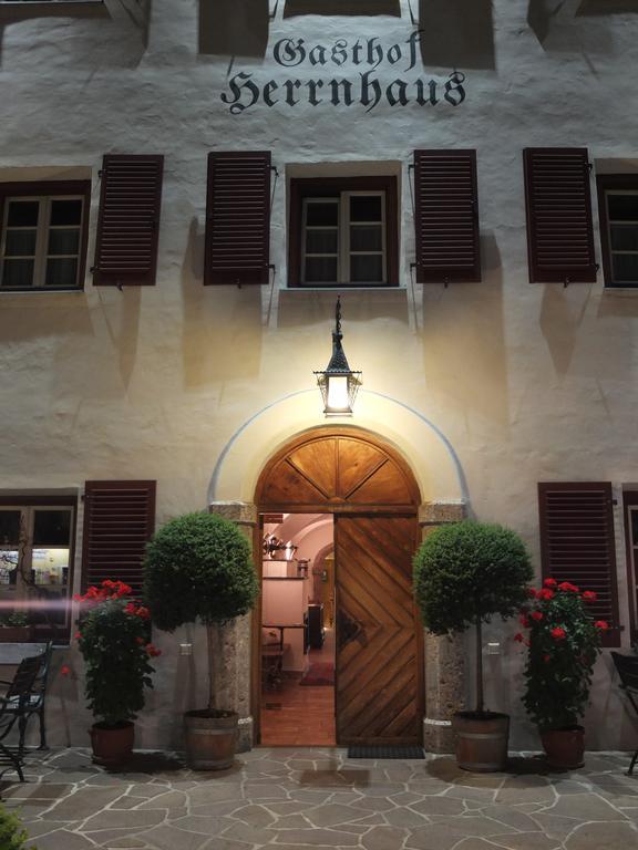 Gasthof Herrnhaus Brixlegg Bagian luar foto
